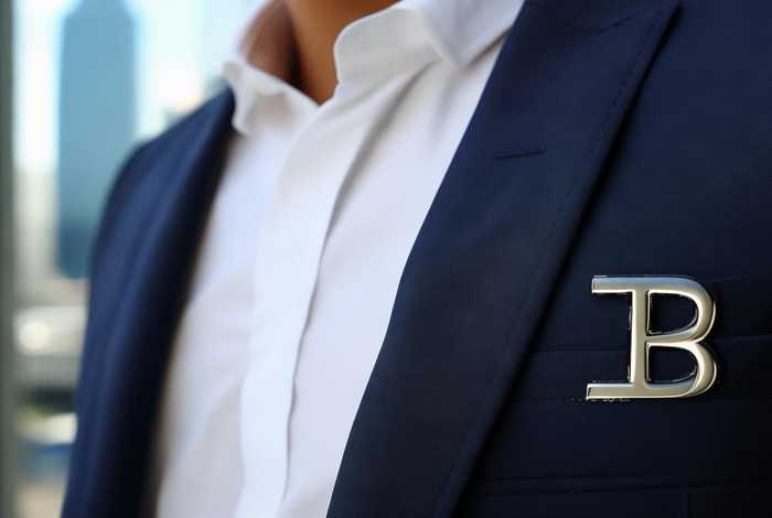 包上有个字母b是什么牌子的 包上有个字母b是什么牌子的衣服