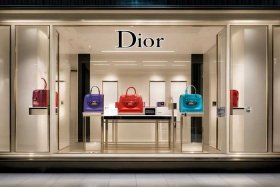 迪奥官网旗舰店官方正品；迪奥官网旗舰店官方正品多少钱