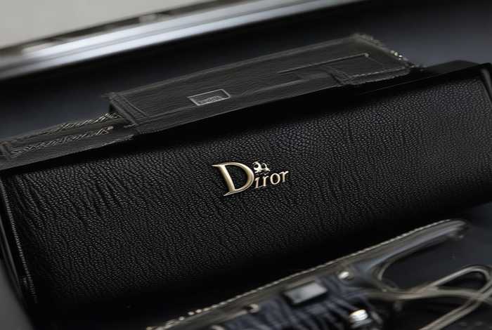 迪奥男士马鞍包官网价格 迪奥男士马鞍包官网价格多少