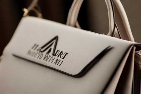 大牌logo图案女包，大牌女包品牌logo图片