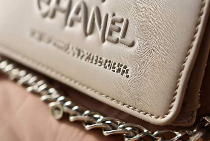 2023年香奈儿包包防伪；香奈儿woc包防伪码