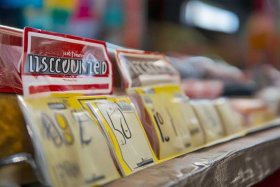 比较便宜的英文（比较便宜的的英文）