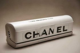 chanel墨镜专柜包装盒（chanel墨镜可以去专柜修吗）