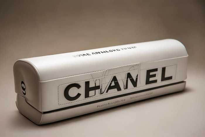 chanel墨镜专柜包装盒（chanel墨镜可以去专柜修吗）