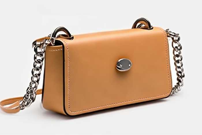 包包300到500元左右；300左右的包包