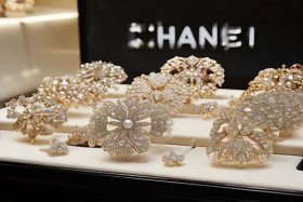 chanel胸针官网价格（chanel胸针官网价格表）