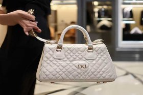 迪奥官网女包 迪奥官网女包图片报价 新款