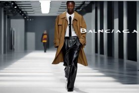 法国奢侈品牌巴黎世家推-（法国奢侈品牌巴黎世家推--）