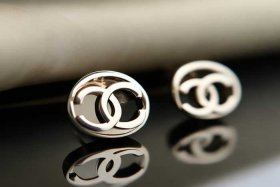 chanel耳钉轻奢小众高级感、chanel经典耳钉