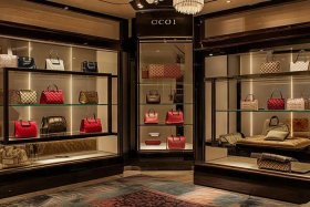 gucci属于奢侈品还是轻奢；gucci属于奢侈品还是轻奢品