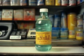 1990年矿泉水多少钱一瓶；1990年矿泉水多少钱一瓶啊