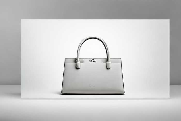 迪奥包的官网；迪奥包的官网是正品吗