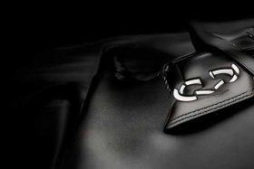 爱马仕官网包包商标是什么；爱马仕官网包包商标是什么样的