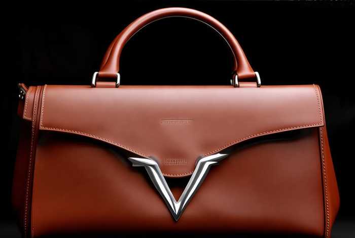 vv是什么牌子的包包；v的logo是什么牌子的包