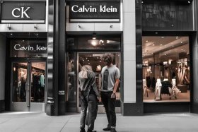 calvinklein前面有个ck是不是假的 - calvin klein是哪里的牌子