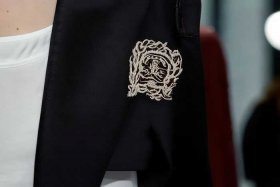 服装大品牌的标志（服装大品牌的标志有哪些）