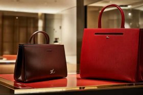 迪奥和lv是一个档次吗？；迪奥和lv是一个档次吗