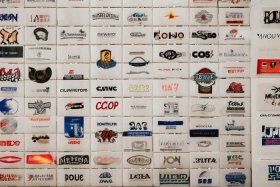 服装商标展示图；服装商标展示图案