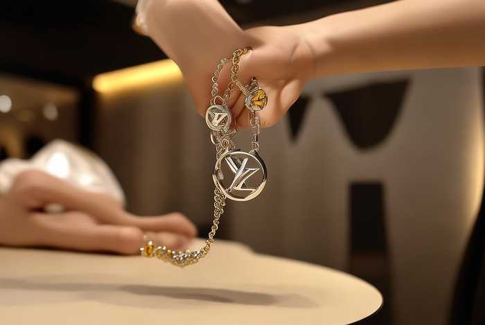 lv手链一般多少钱；lv手链一般多少钱一条