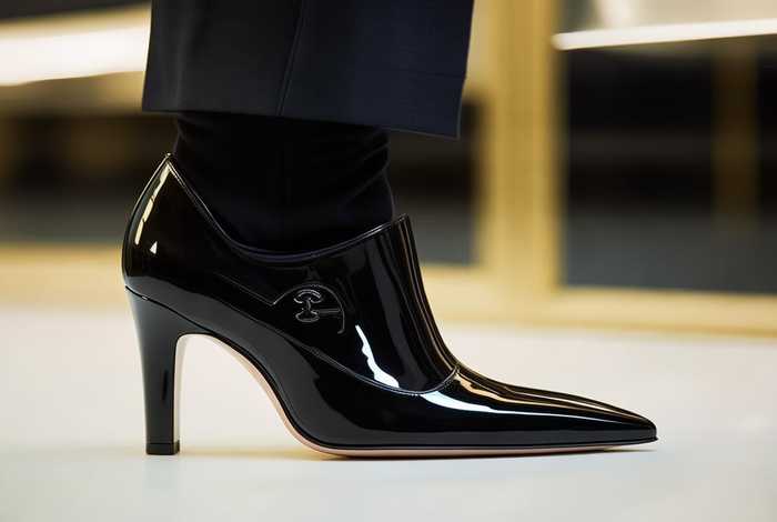 chanel男鞋子官网（chanel鞋子官网价格）