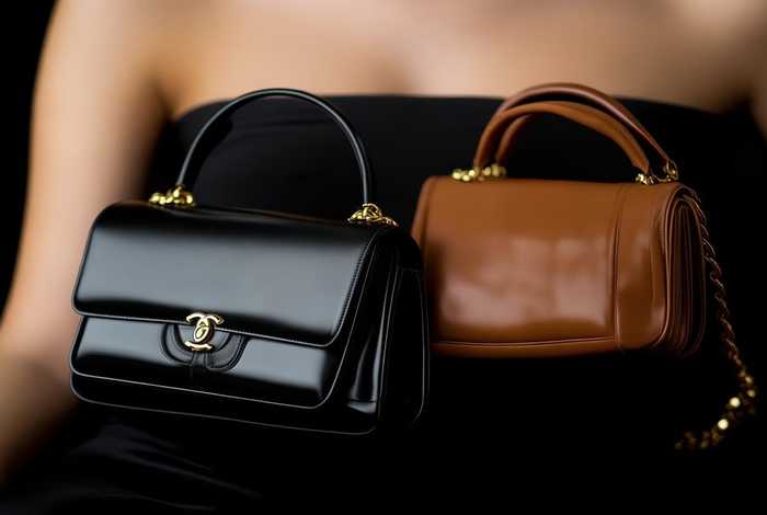 chanel19小号上身图（chanel19小号有两种皮）