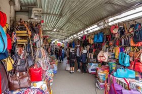 3元包包批发市场；三元里批发包包的市场