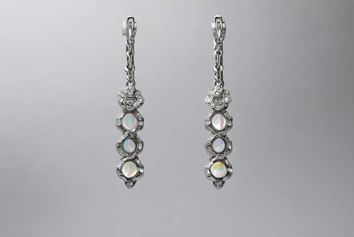 2023香奈儿新款耳饰，2023香奈儿新款耳饰图片