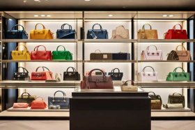 迪奥官网包包中国官网价格，迪奥官网包包官网价格查询