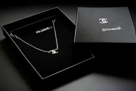 chanel项链正品包装；chanel logo项链