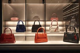 迪奥官网官方网包 迪奥官网官方网包包合集