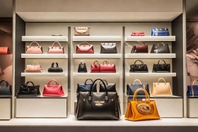 高端档次女包品牌推荐国产；高端档次女包品牌推荐国产还是进口