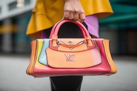 lv2020年新款包包女（2021年lv新款包包女包）