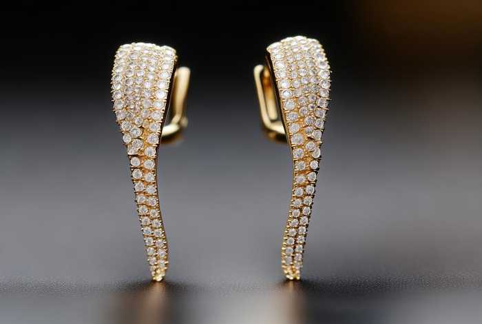 chanel耳环2022；chanel耳环钻石
