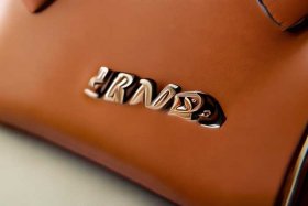 爱马仕商标logo包包；爱马仕商标logo包包是什么