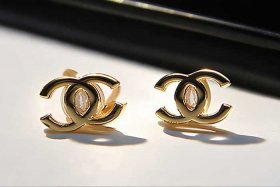 chanel24p耳钉，chanel耳钉真假对比