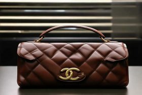 chanel官网中国官方网站女包，chanel女包中国官网价格