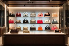 包的轻奢品牌排行（包的轻奢品牌排行榜有哪些）