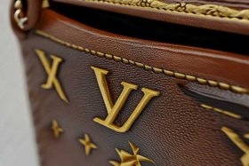 lv包包怎么辨别真假的最好方法、lv包包怎么辨别真假的最好方法图片