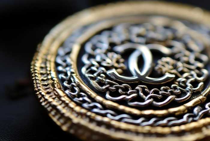 chanel胸针钢印 chanel胸针钢印最简单三个部分 chanel胸针钢印 chanel胸针钢印最简单三个部分