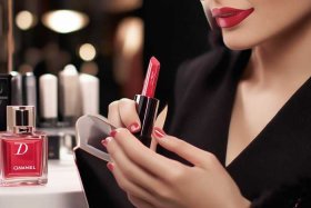 迪奥圣罗兰香奈儿哪个档次高 - 迪奥香奈儿圣罗兰口红哪个好？