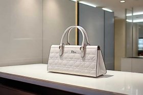 迪奥女包专柜视频、迪奥女包开箱视频