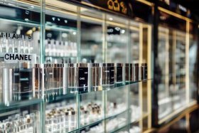 chanel香奈儿护肤品官网旗舰店；chanel香奈儿护肤品官网旗舰店是正品吗