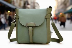 2022年中老年人女帆布斜挎包、中年女人休闲帆布包斜挎包