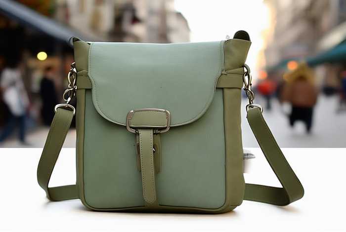 2022年中老年人女帆布斜挎包、中年女人休闲帆布包斜挎包