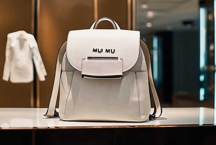 miumiu包包官网价格，miumiu包包官网价格背包