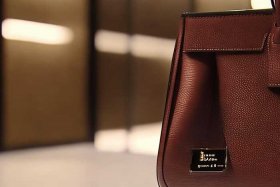包包品牌图片价格多少（包包品牌大全标志图片及价格）