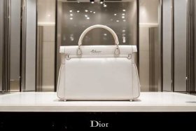 dior女包旗舰店官方网站 dior包包官网旗舰店
