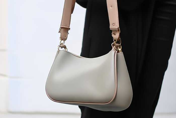 女士包包单肩斜挎包休闲，女士包包单肩斜挎包休闲款图片