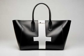 两个t是什么牌子包包、2个t的包包什么牌子