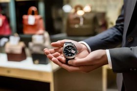 奢侈品回收；奢侈品回收一般几折